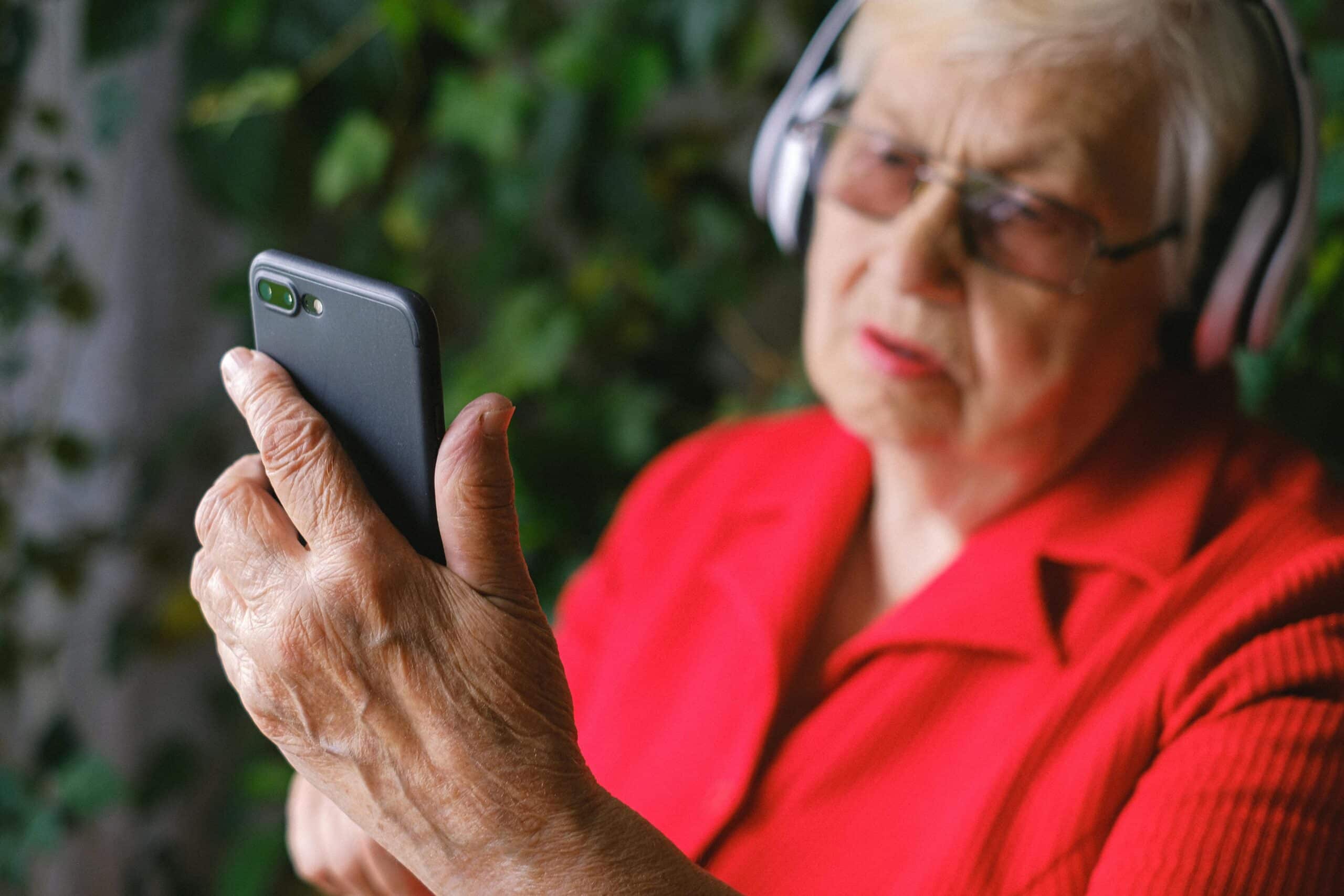 Het gebruik van smartphonecamera's voor het extraheren van vitale functies en bloedglucosegegevens via transdermale optische beeldvorming (TOI)